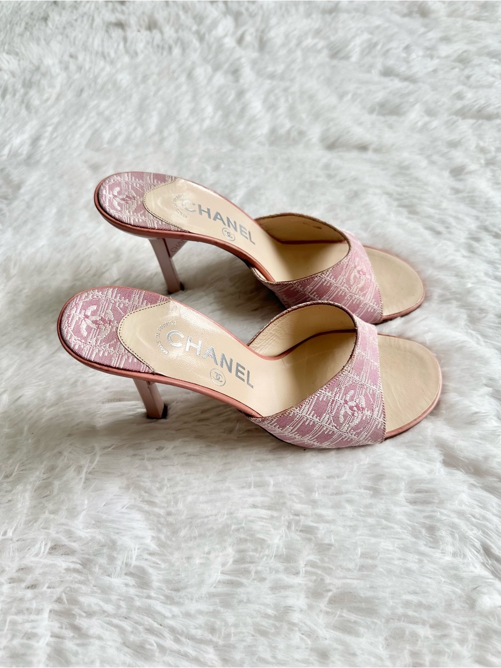 Vintage Chanel Pink Monogram Heels - Picture 5 of 7
